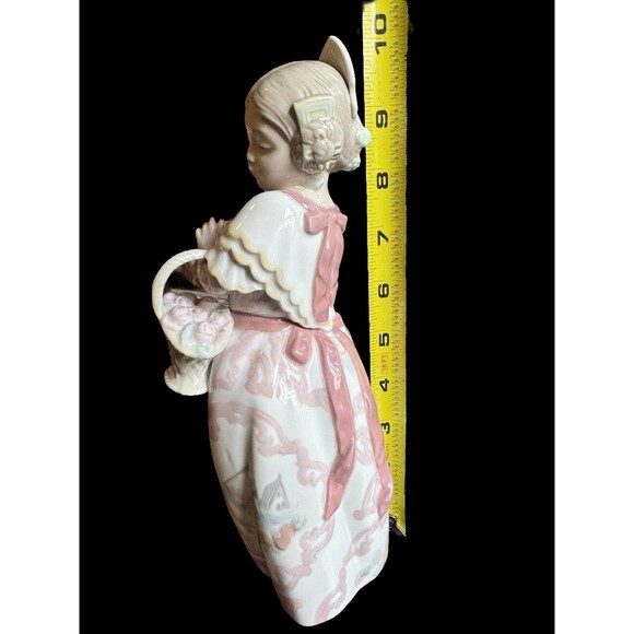 Nao by Lladro Girl with Basket Porcelain Figurine MINT Rare ~ Retired! 10”H - Picture 8 of 10